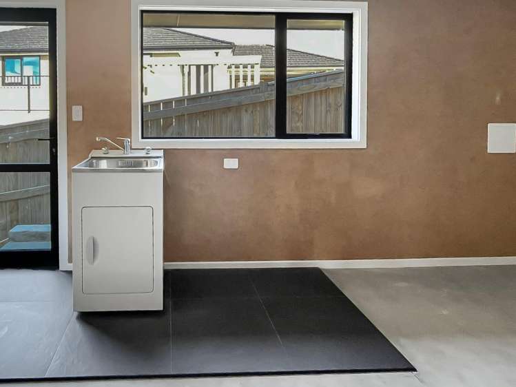 11 Gibraltar Way Fitzherbert_13