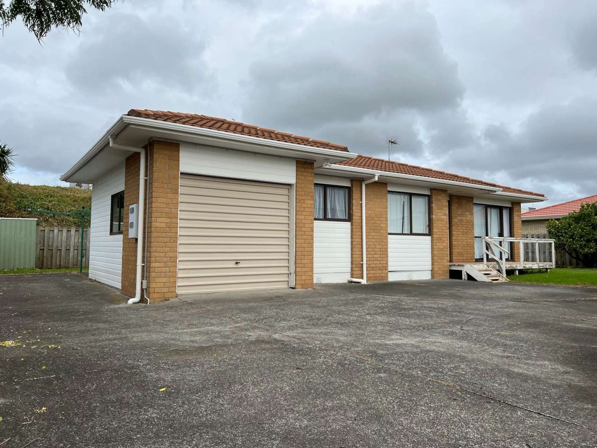 1/36 Heathridge Place Pakuranga Heights_0