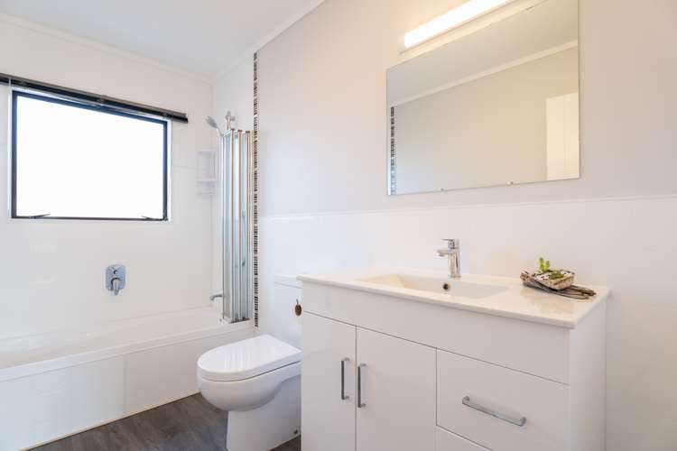 15 Kentwood Drive Woodridge_14