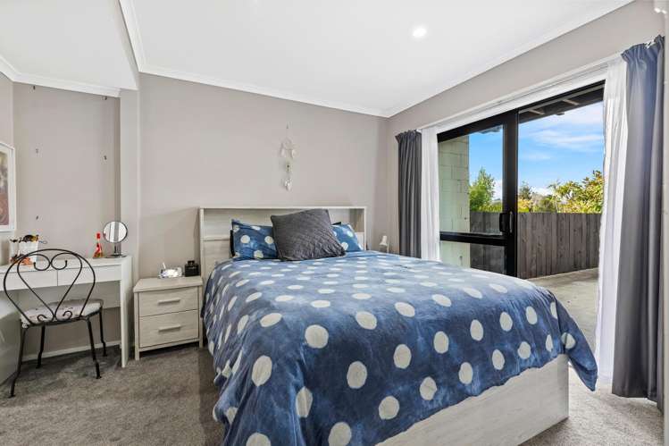 2/2 Forsythe Place Massey_6