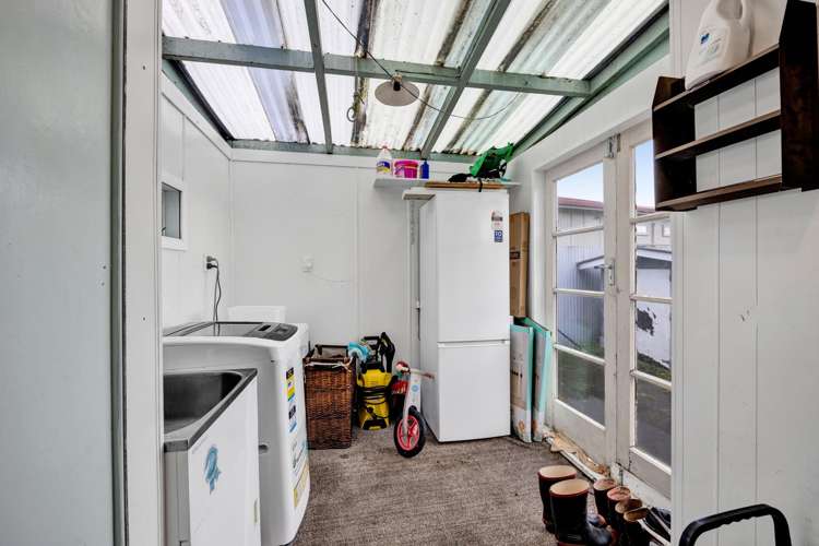 1 County Drive Hawera_9