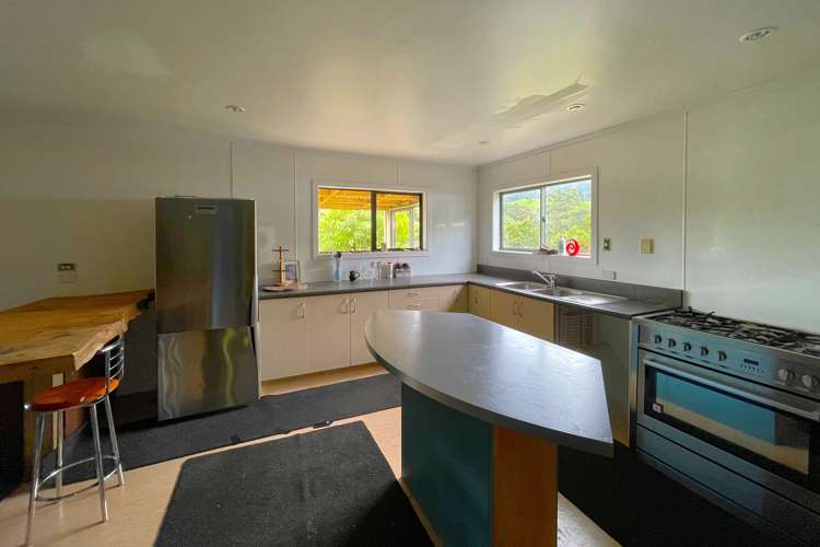 675 Te Waitere Road Taharoa_8