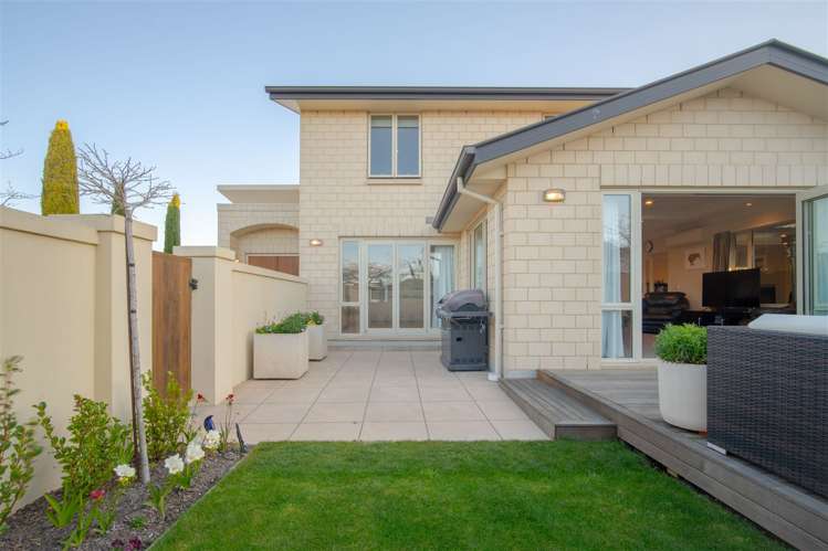 6 Benmore Gard Harewood_20