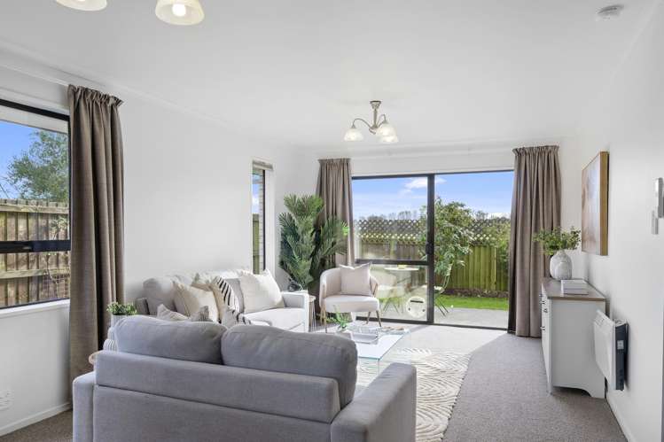 1/18 Sheraton Place Redwood_2