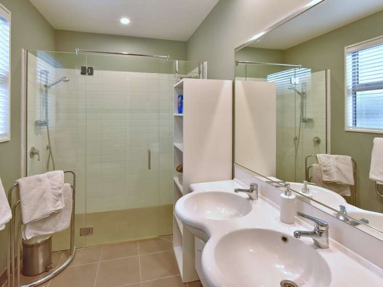 19 Springbrook Lane Northwood_15