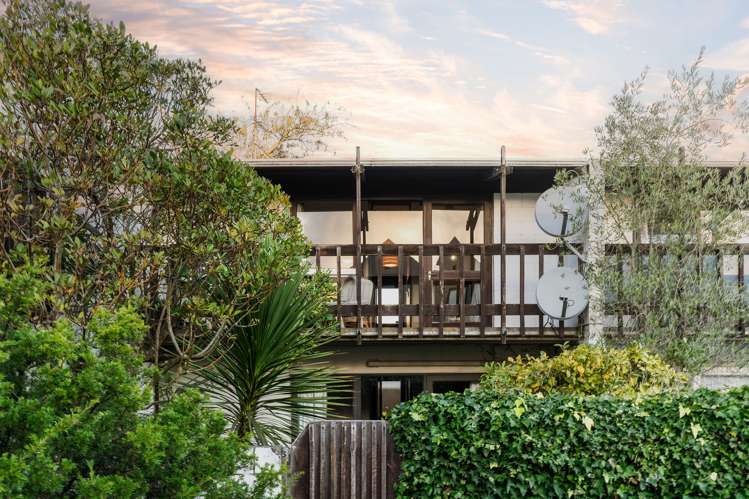 7/25 Winchester Street Merivale_1