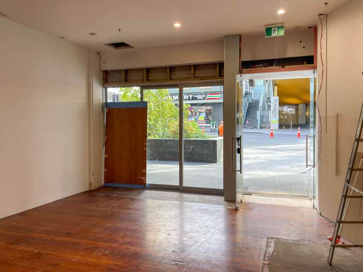 Shop 2/98-102 Albert Street City Centre_2