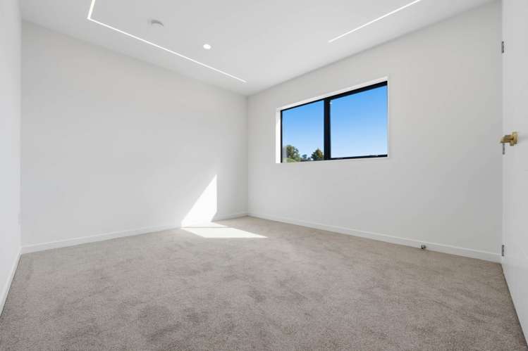 16 Furlough Road Papakura_13