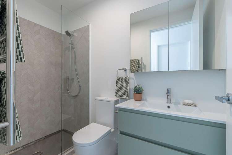 102/2A 2A Te Ara Taurapa Point Chevalier_12