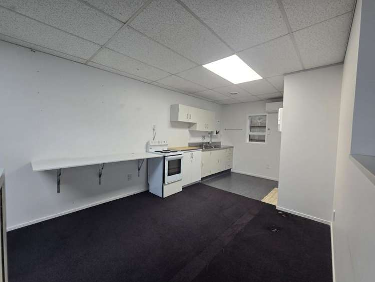 9/4 Glover Street Ngauranga_6