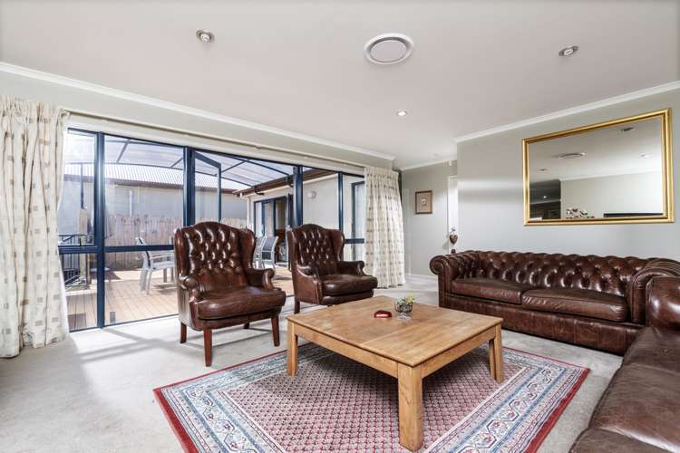 92 Fields Parade Oteha_12