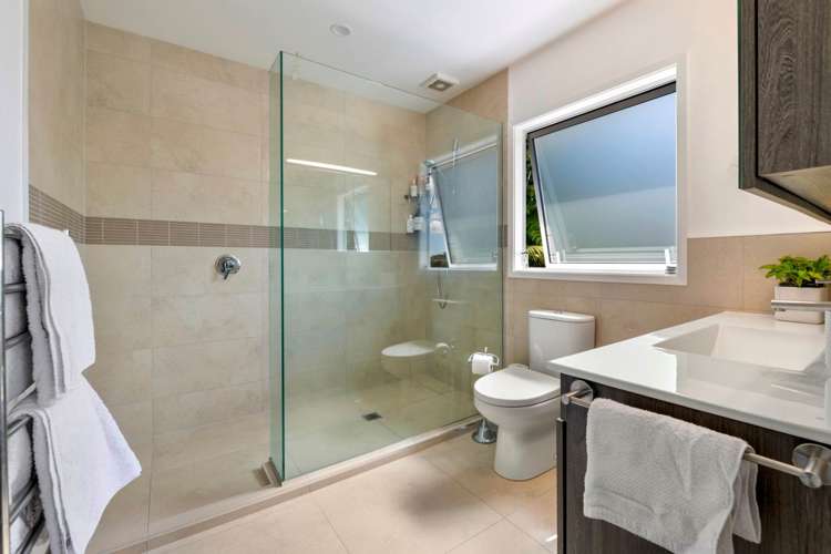 19 Sandown Road Rothesay Bay_16