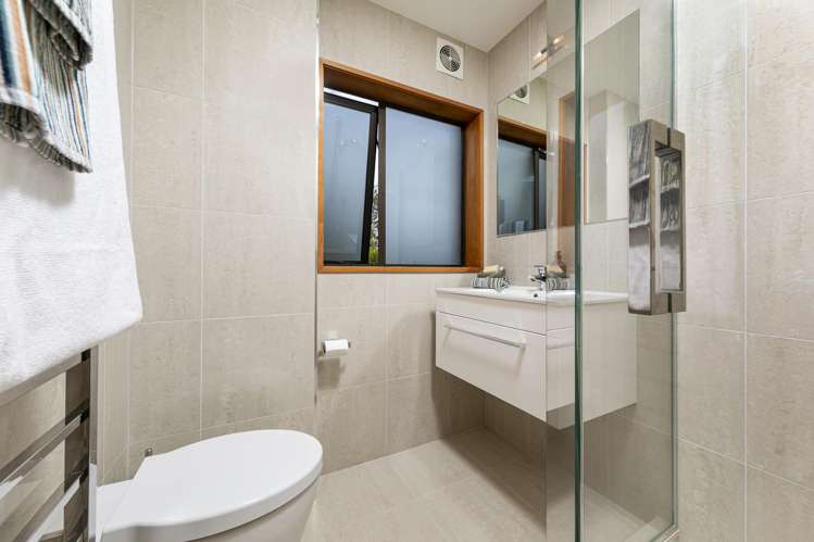 6 Te Kawau Pass Greenhithe_24