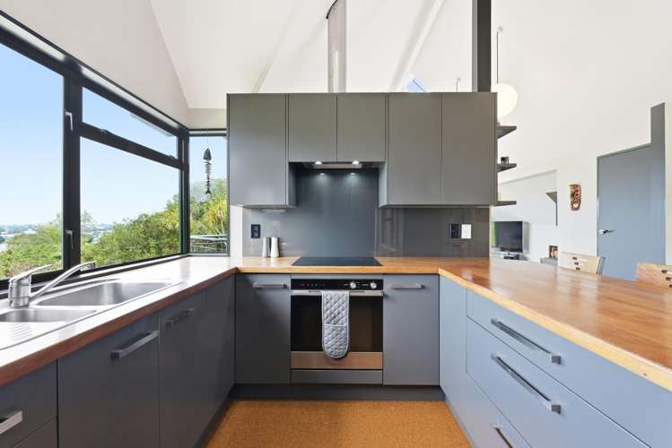 8 Wairere Road Bastia Hill_5