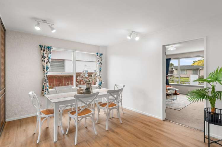 1/6 Valerie Place Redwood_5