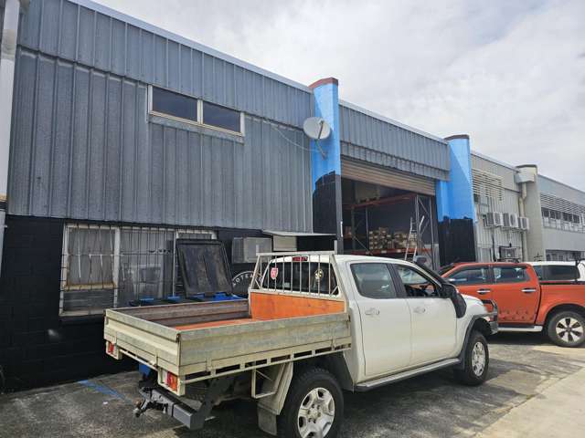 Industrial Unit for Sale - Vacant Possession