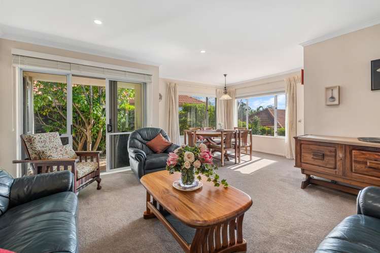 31 Gillett Place Botany Downs_14