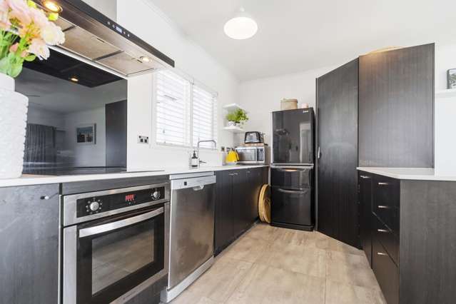 1/10 Ron Keat Drive Papakura_3