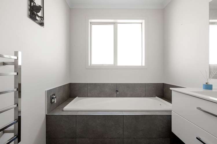 2/180 Burns Street Leamington_16