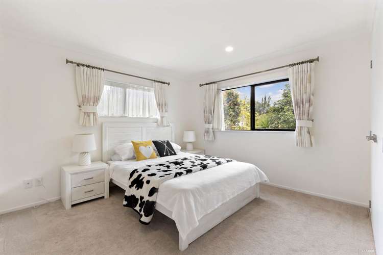 19a Regia Close Half Moon Bay_10