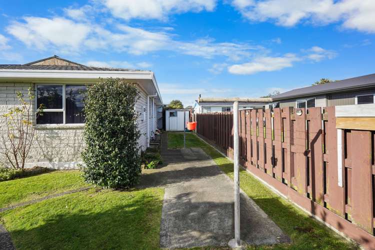 14 Leslie Place Deanwell_14