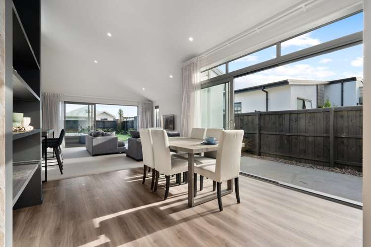 27 Finstock Way_2