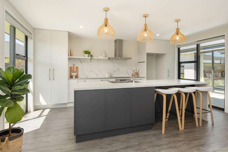 12 Mustang Alley Burleigh_9