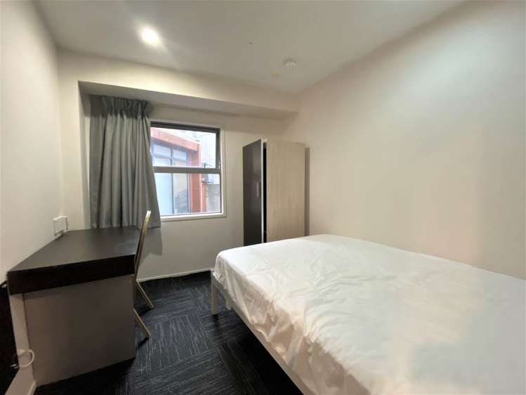 320/21 Whitaker Place Grafton_5