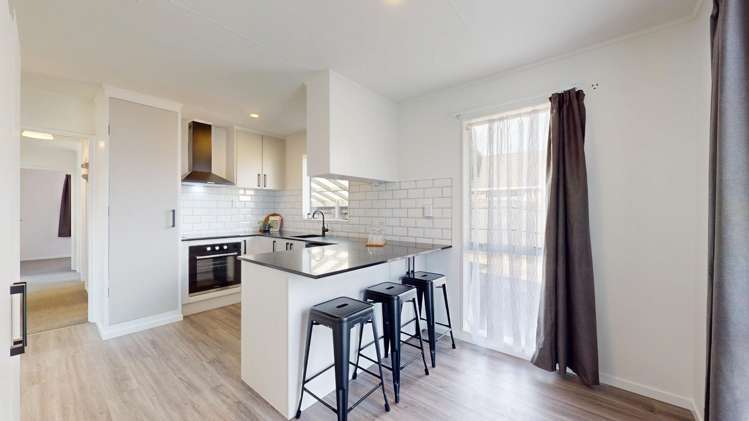 65 Meadowvale Drive 10516_5