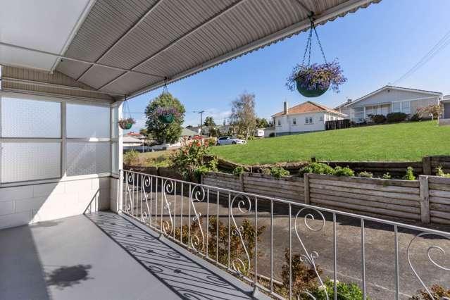 2/18 Duke Street Papakura_4