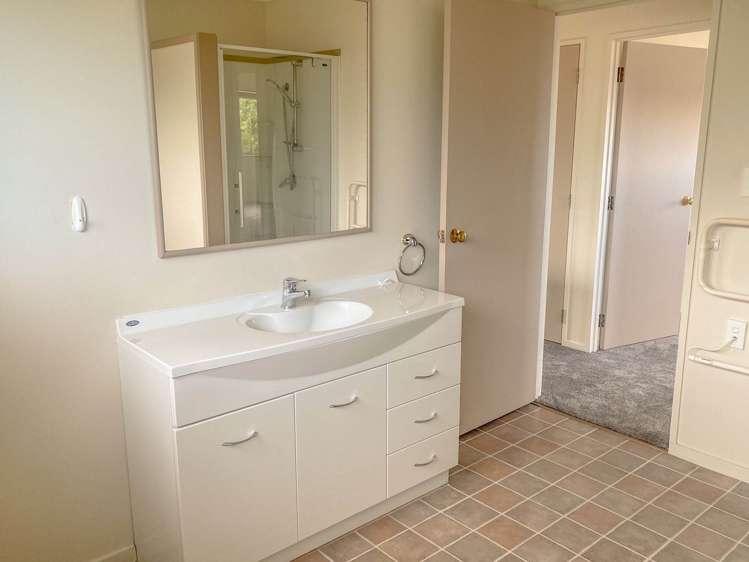 2/5 Willerton Avenue New Lynn_17