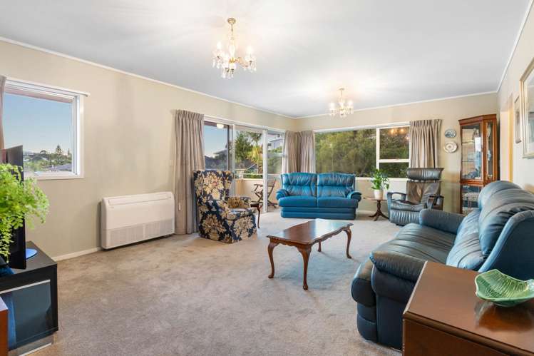 56 Mayfair Crescent Mairangi Bay_15