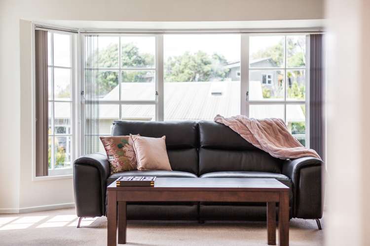 8 Chisbury Street Churton Park_10