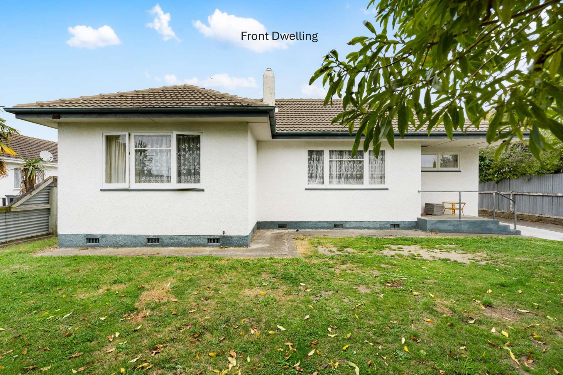 29 and 29a Darwin Crescent Maraenui_0