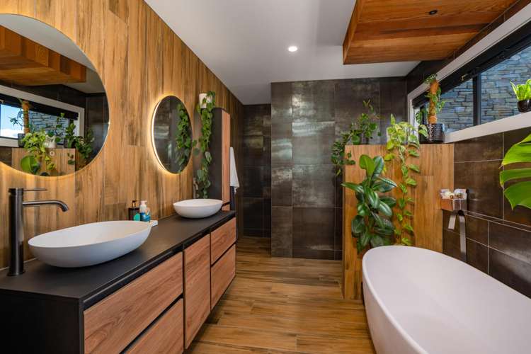 336 Lake Terrace Two Mile Bay_17