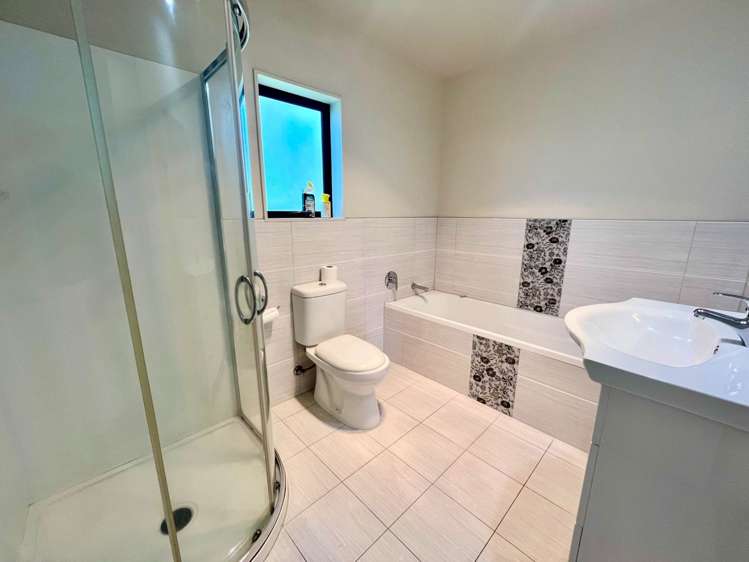 8 Landseer Place Blockhouse Bay_12