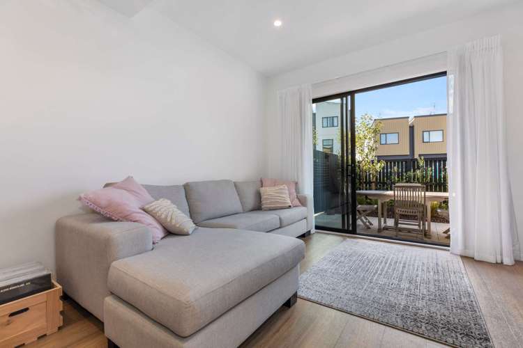 12/47a Huntington Drive Huntington Park_2