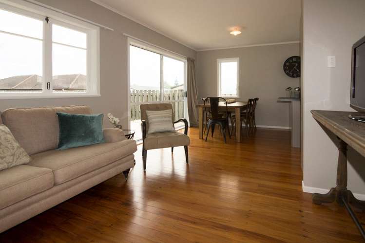 2 Hikurangi Street Te Atatu Peninsula_1