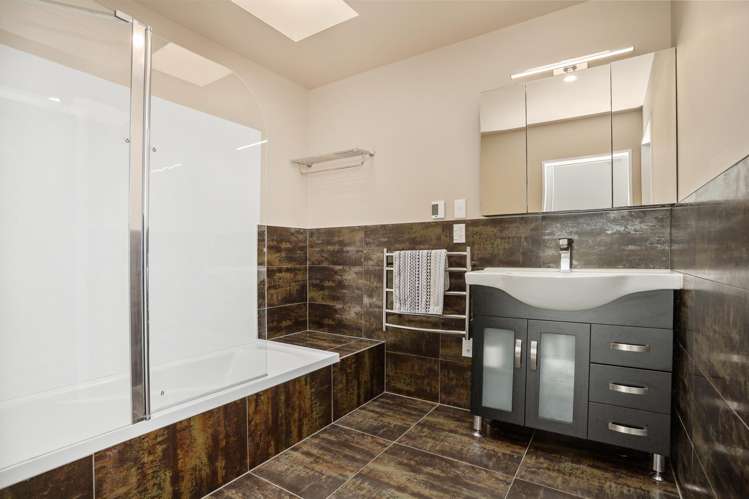 3A Whiorau Grove Lowry Bay_27