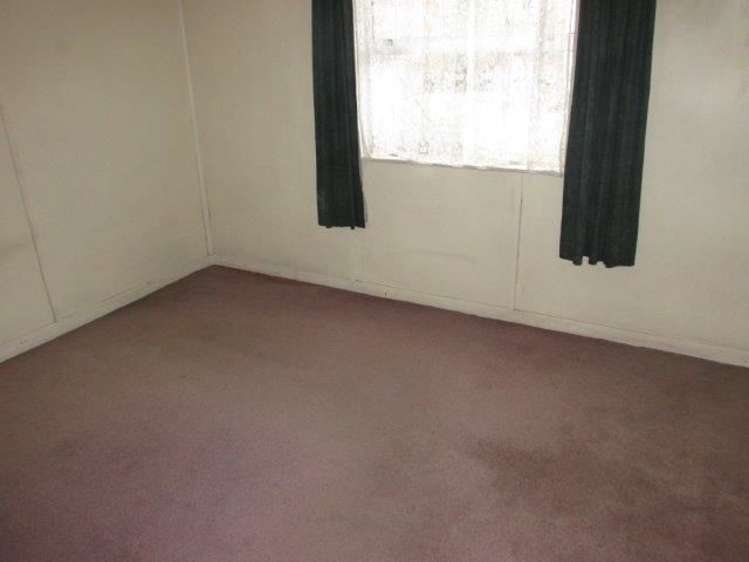 5 Broadway Reefton_7