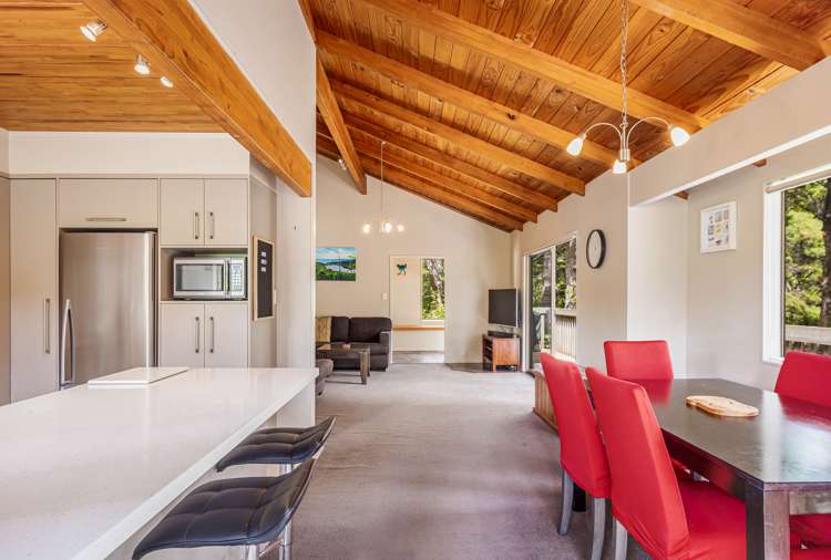 15 Kaurimu Rise Titirangi_5