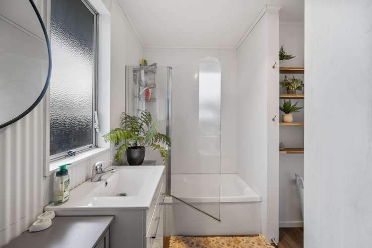 28 Neal Crescent Onekawa_7