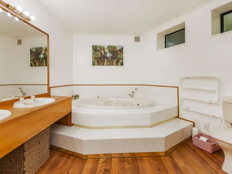 7 Inverell Way Seatoun_23