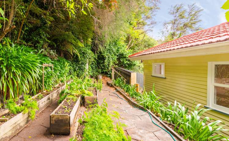 219 Woodlands Park Road Titirangi_18