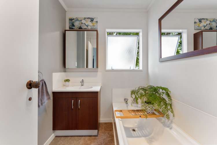 19 Peppertree Glade Kelvin Grove_12