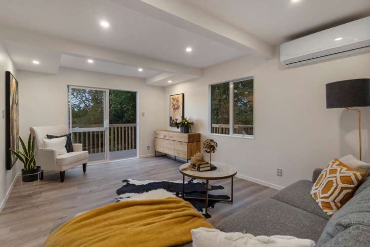 2/7 Louise Place Browns Bay_11