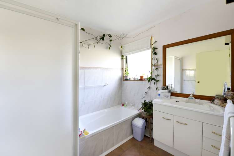 35 Washbourn Drive Richmond_11