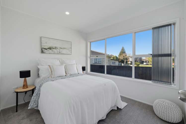 7 Damian Way Weymouth_12