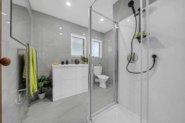 2/60 Flanshaw Road Te Atatu South_9