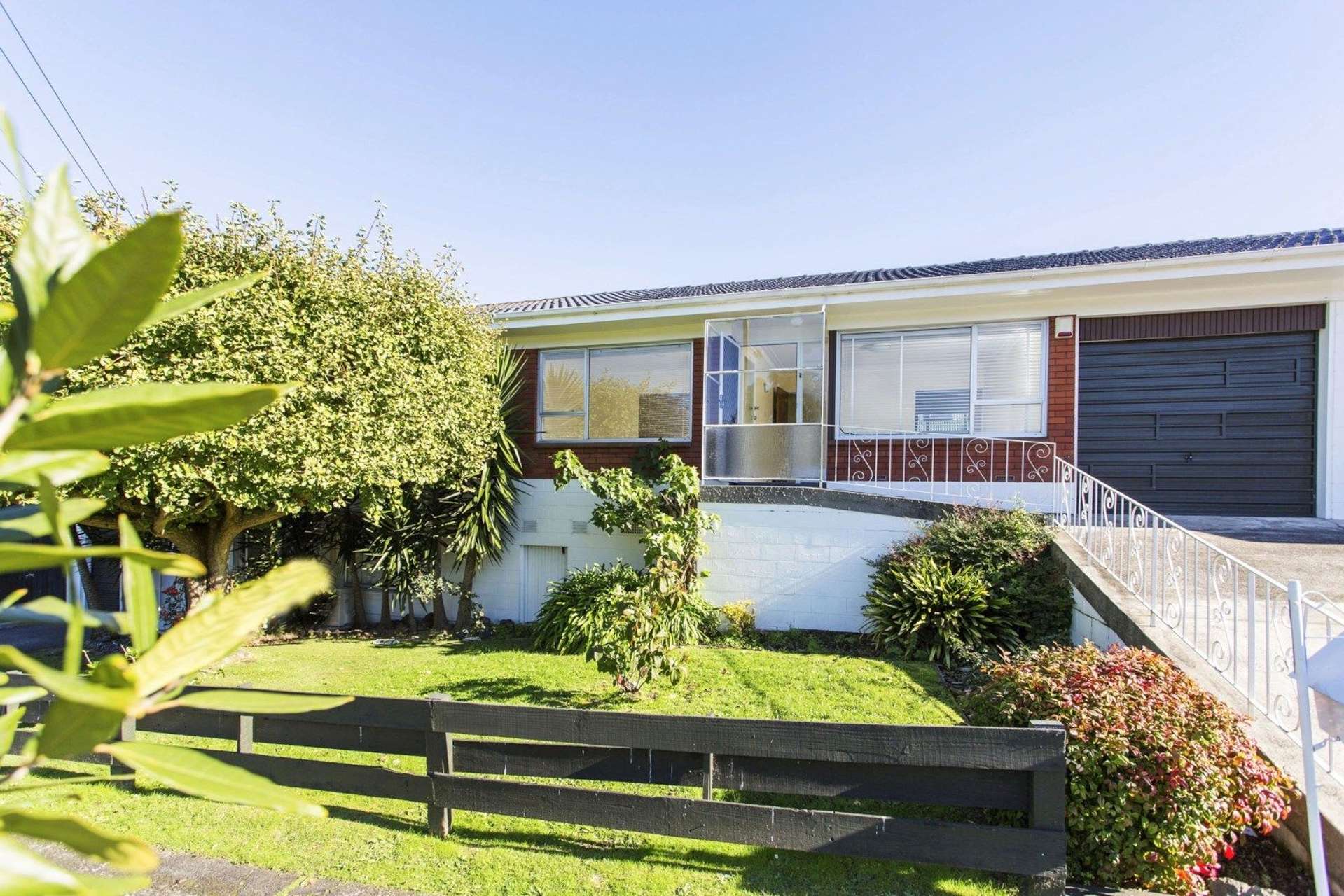 2/153 Landscape Road Mount Eden_0